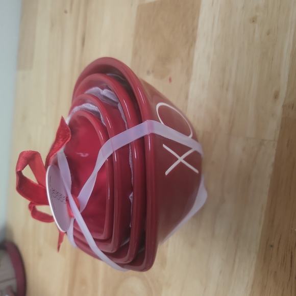 Rae Dunn XO MEASURING CUPS - Picture 5 of 7